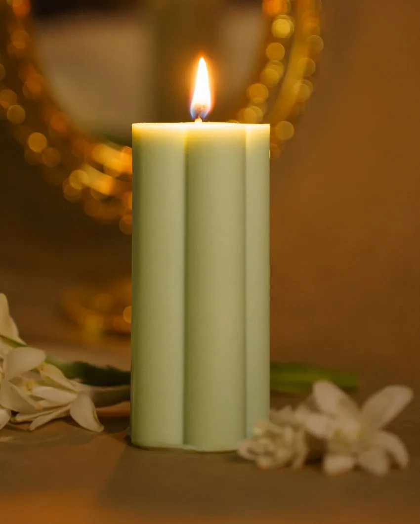 Flower Shaped Scented Pillar Candles | Set of 2 | 250 Gram | 6 x 6 x 9 cm / 2.36 x 2.36 x 3.54 inches