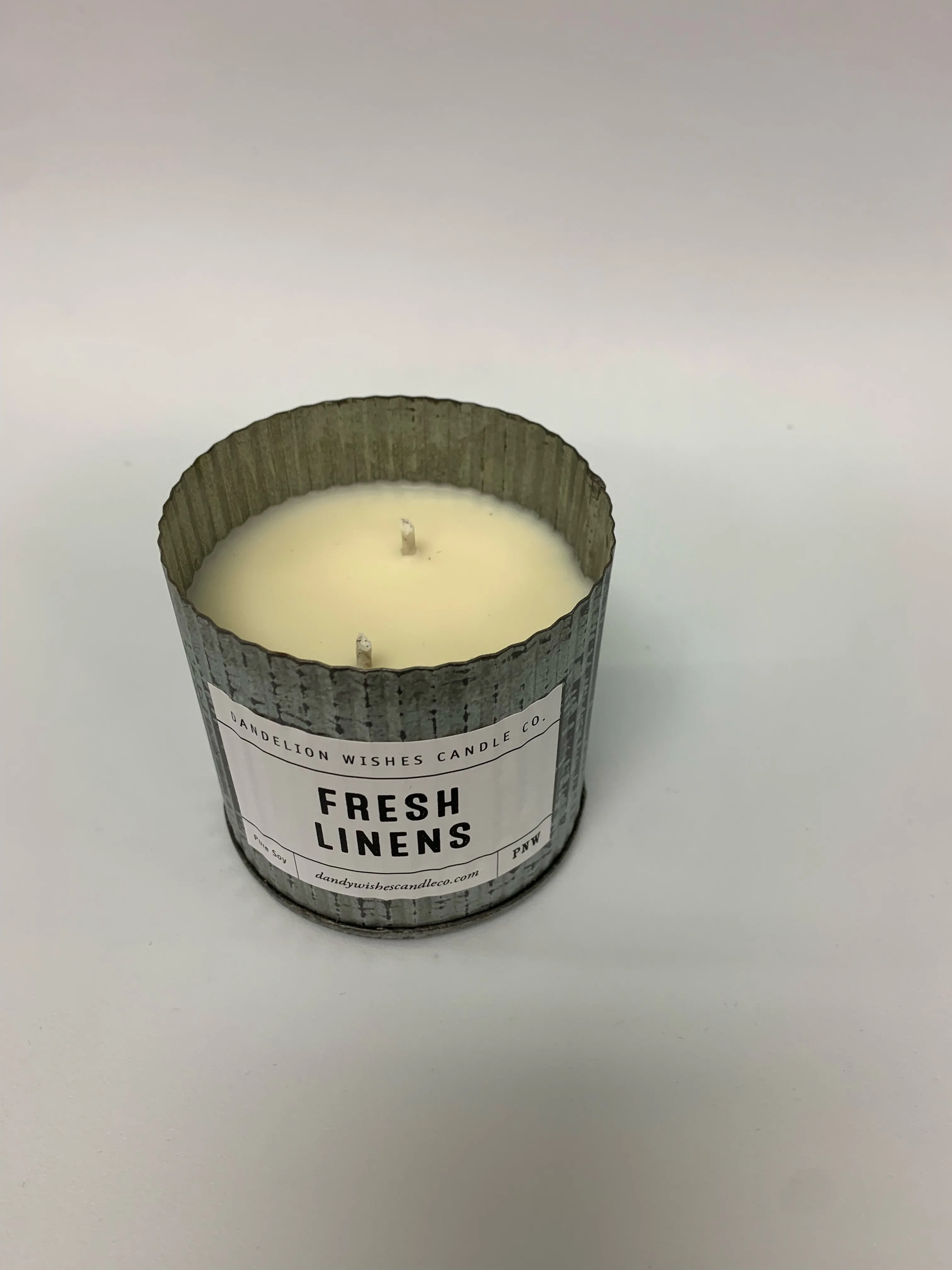 Fresh Linens Tin Candle