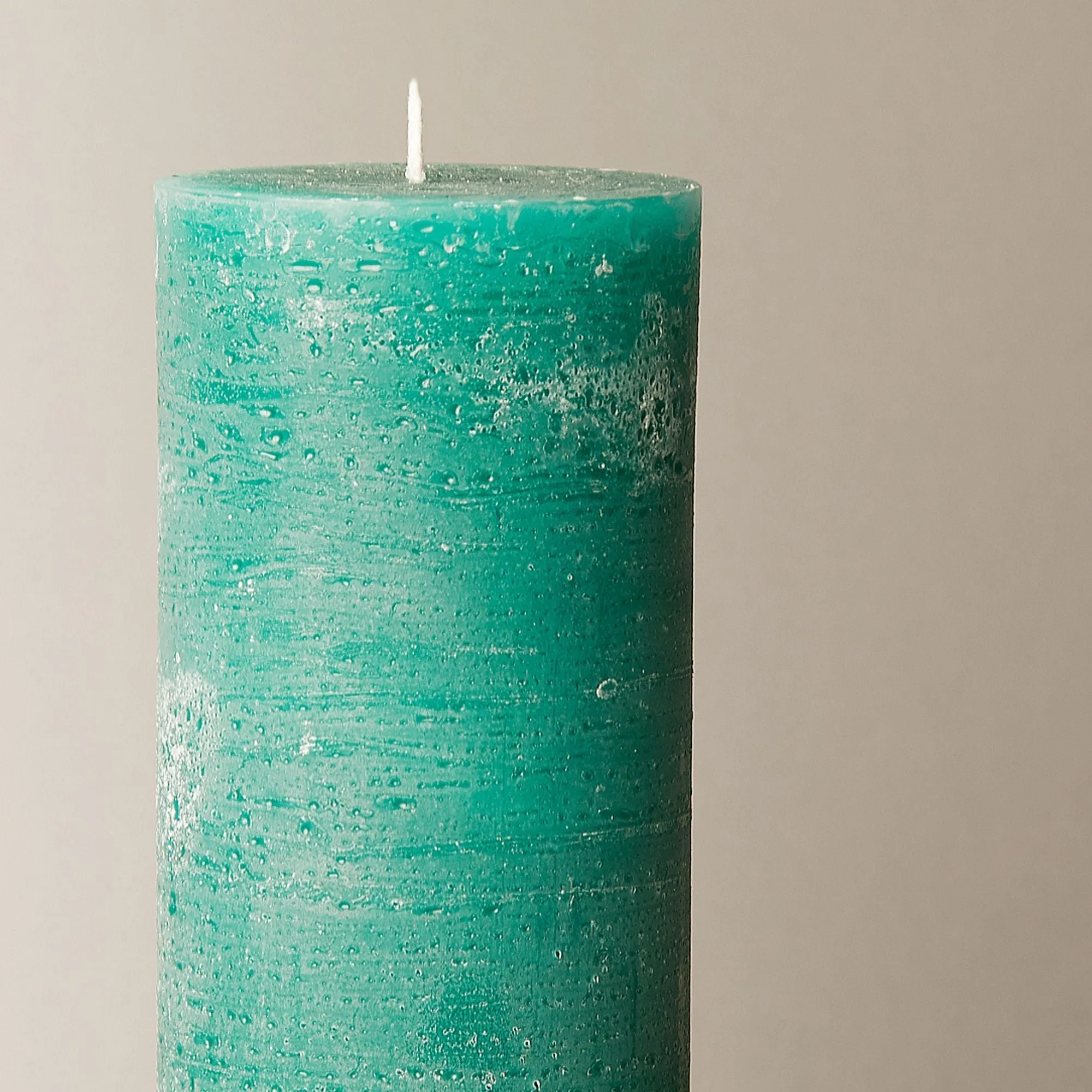Regular Ferris pillar candle in emerald